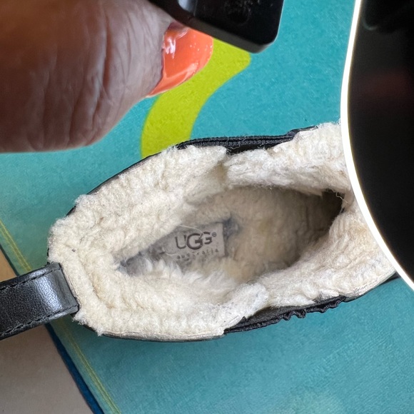 UGG Australia Sz-9 Women’s Leather Shearling  5459 Chelsea Boots Pre-owned. - Picture 5 of 6